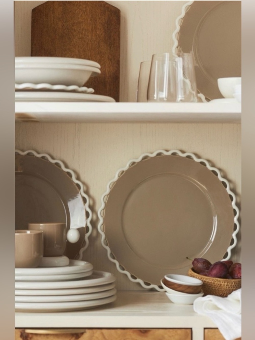 Anthropologie sasha 11” dinner plate scalloped fringe Neutral / white set of 4